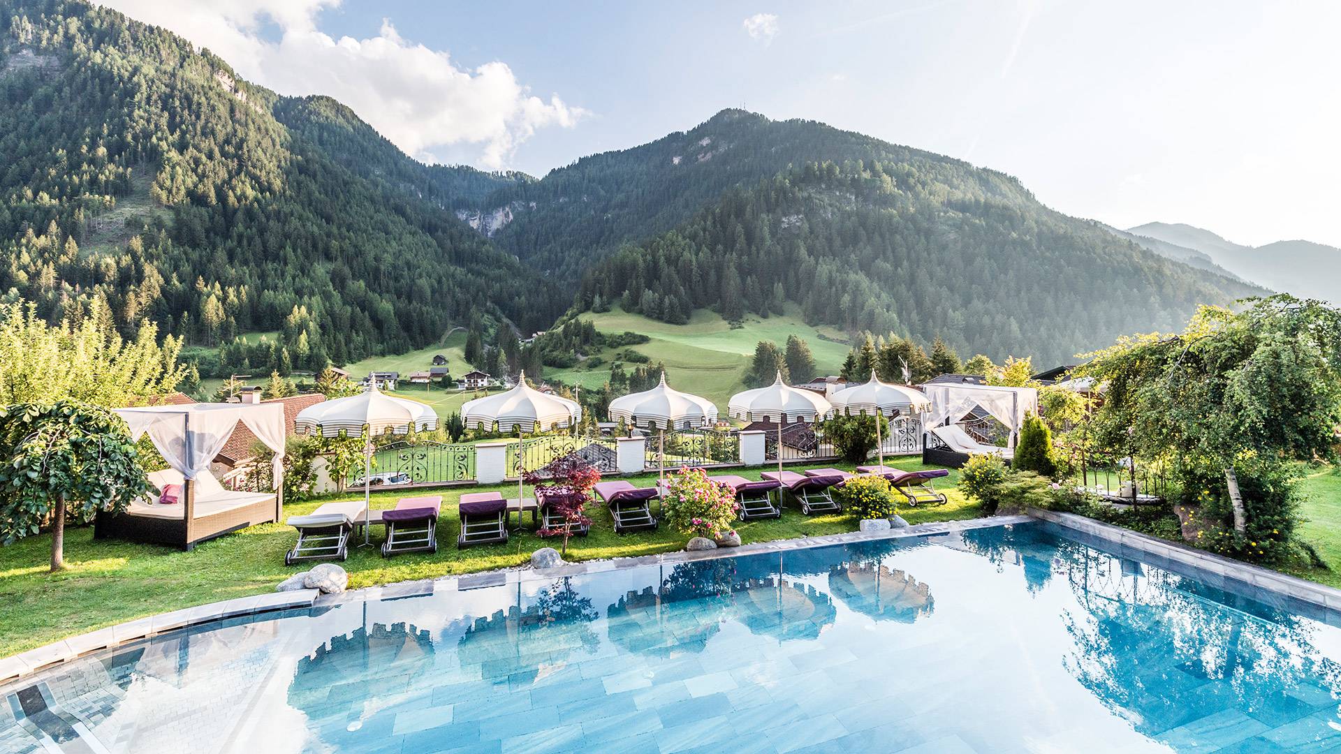 Erholen von dem alltäglichen Stress im Garten im Best Wellness Hotel